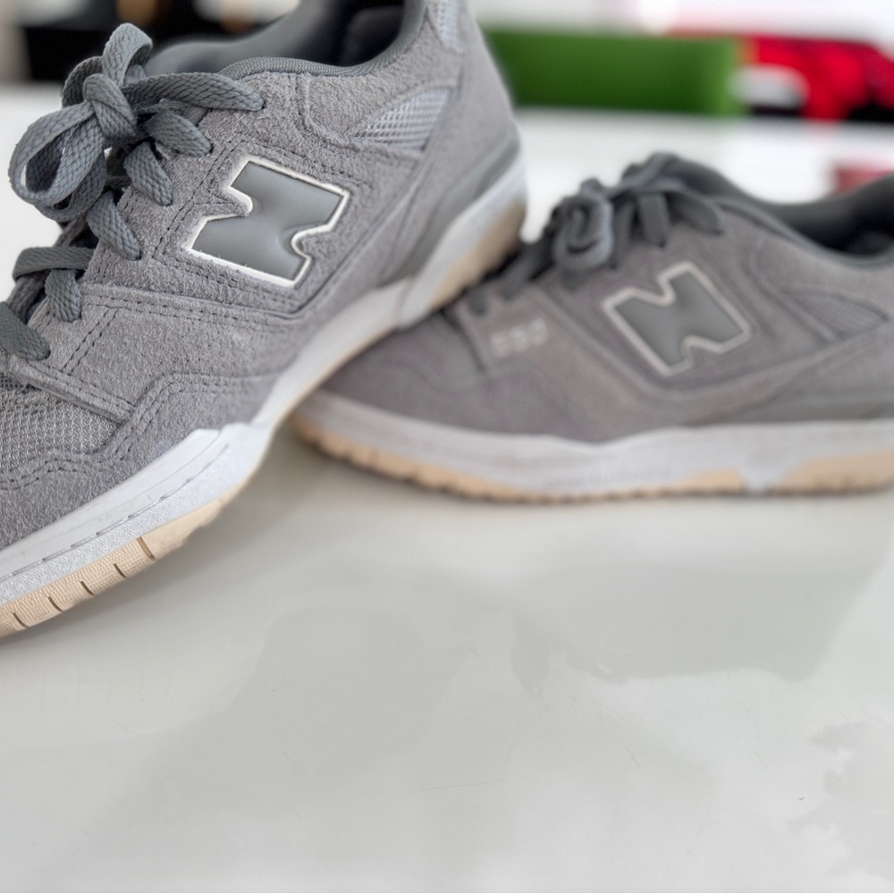 Excellent condition New Balance 550 size 7Y/8.5W